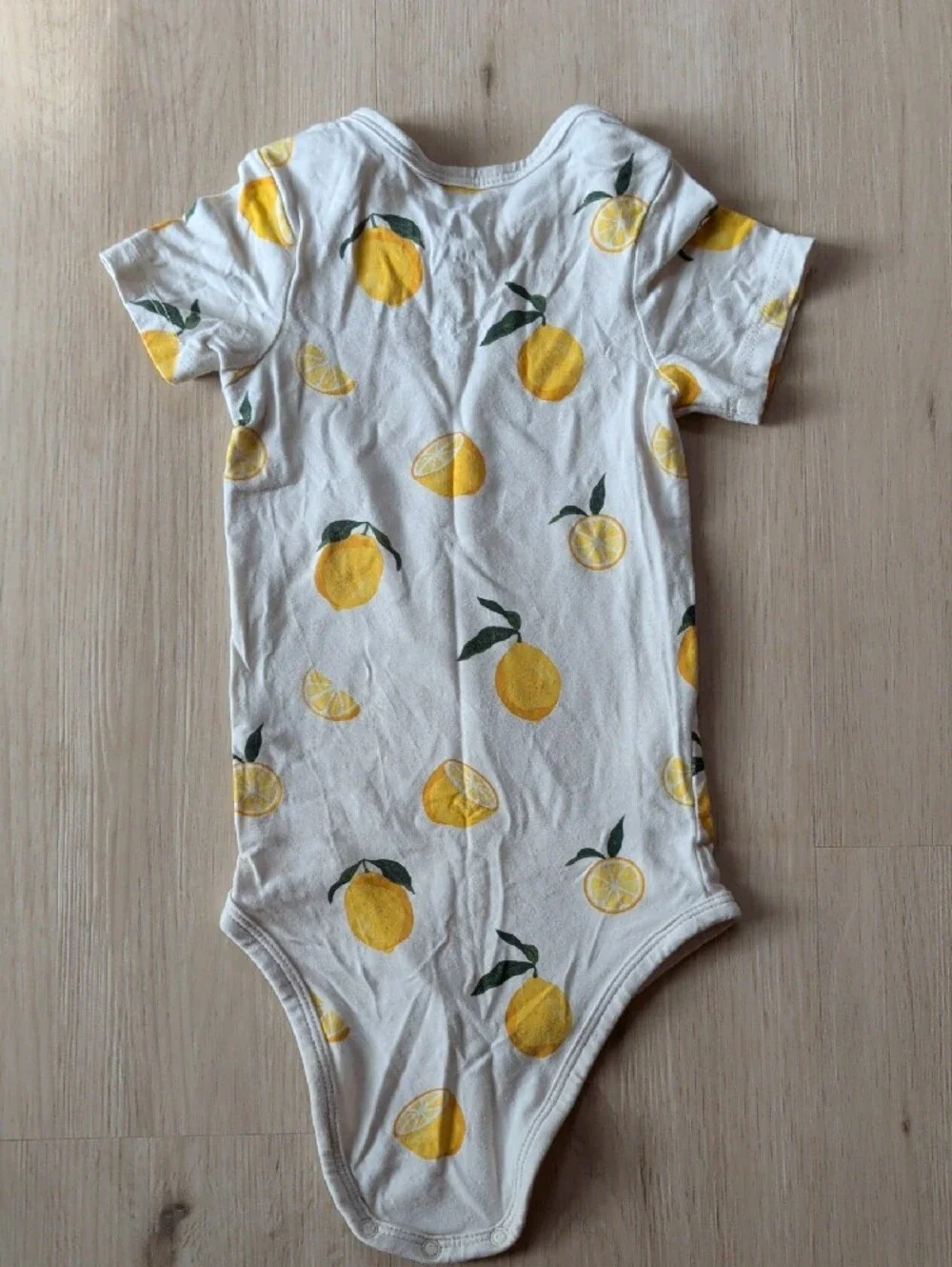 Kyte BABY White Lemon-Print Short Sleeve Bodysuit